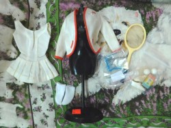 941 1962 - 64 BARBIE TENNIS ANYONE COMPLETE DRESS, JACKET, GLASSES, BOOK, BALLS ETC